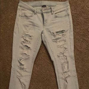 AE distressed light washed jeggings size 8